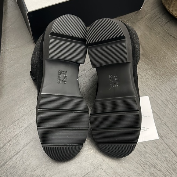 NATURALIZER Water-repellent Dover Booties (WIDE) - Picture 3 of 9